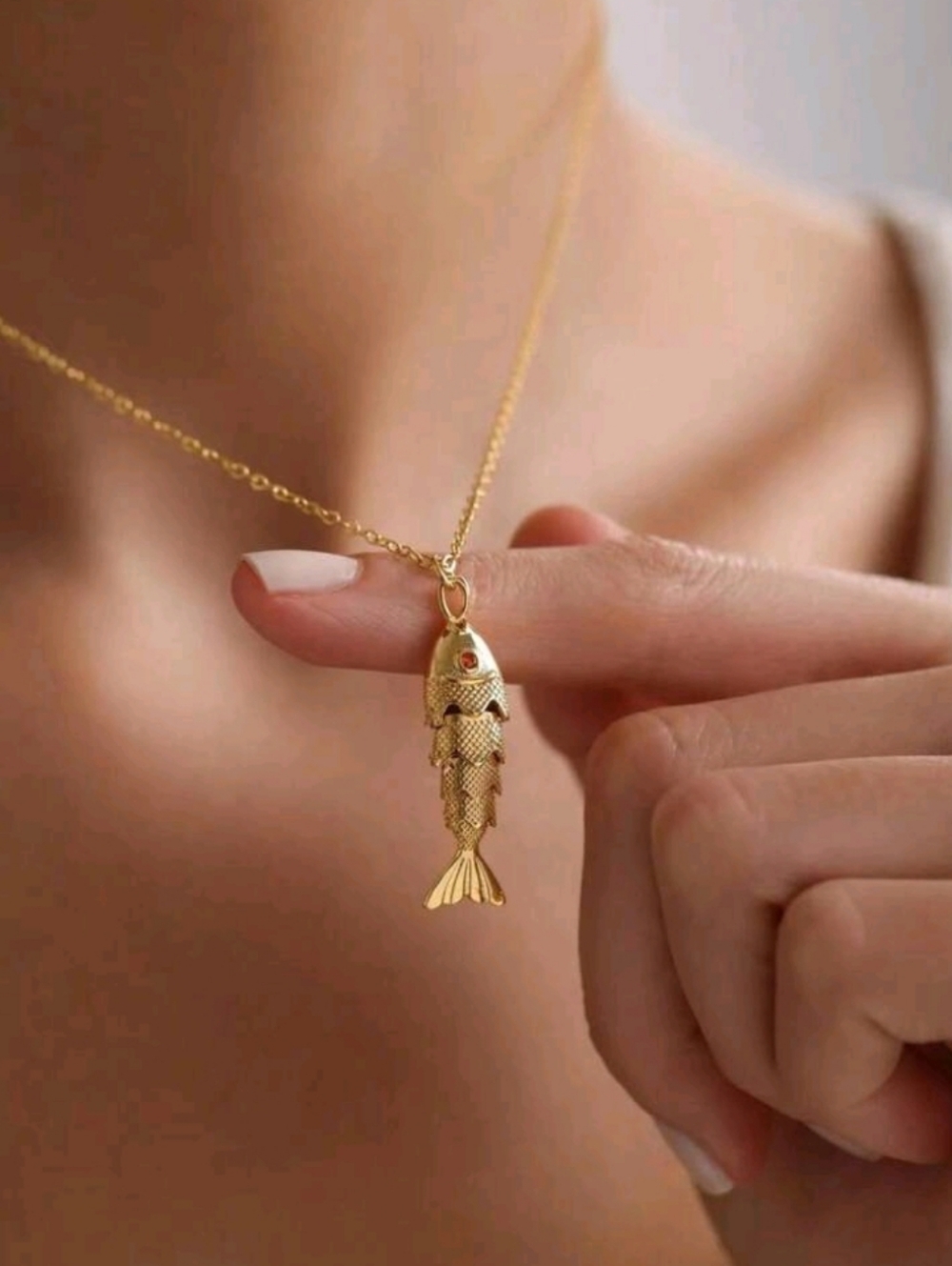 NEW! Stunning & Trendy Minimalist Gold Fish Pendant Necklace